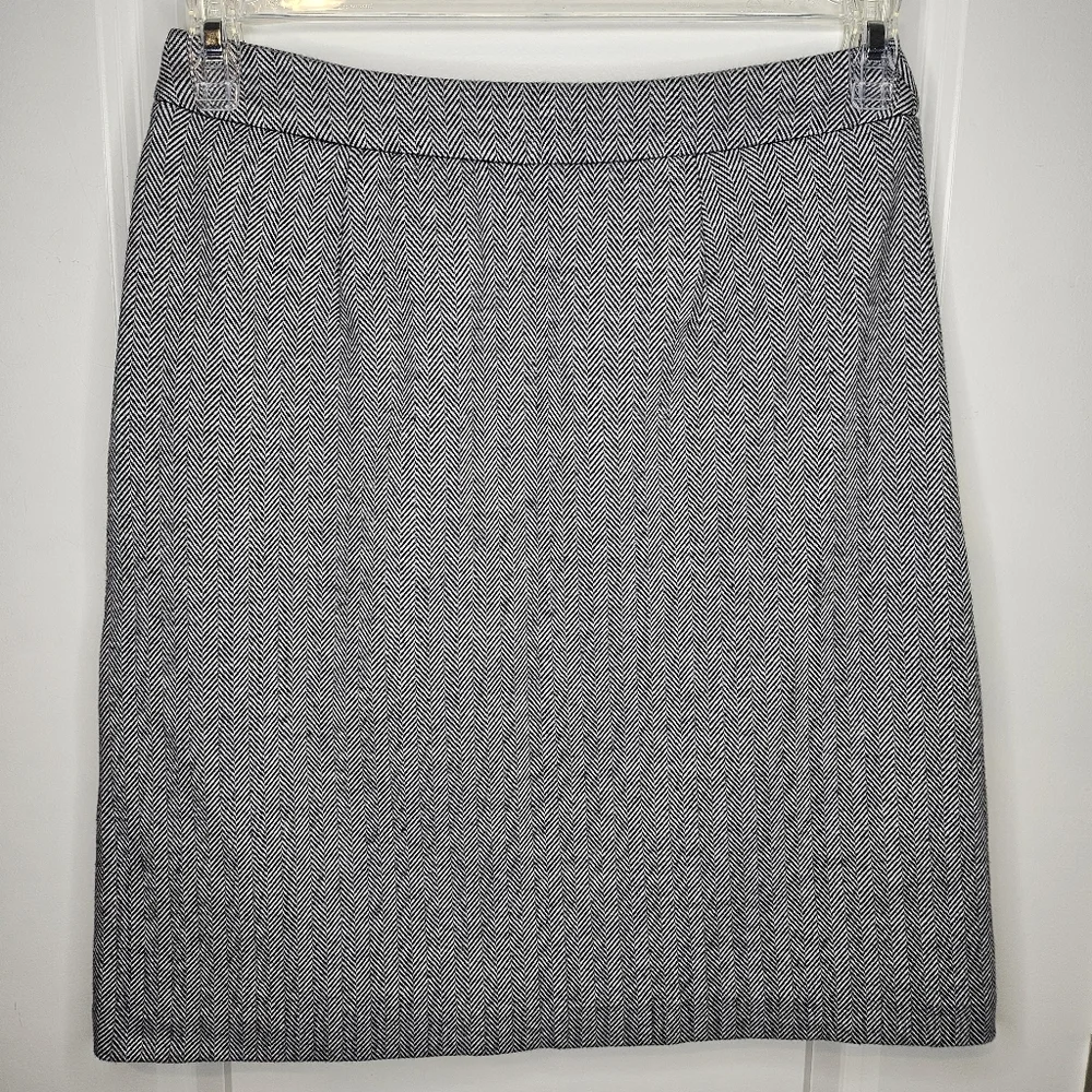 Talbots Gray Skirt Size 2 Tonal Herringbone Side Zip Faux Pockets Classic Chic